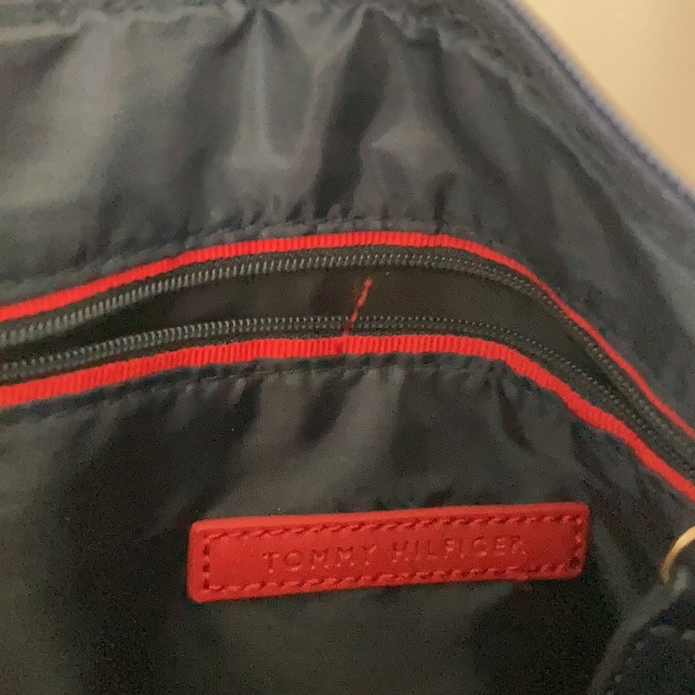 Tommy Hilfiger Cross Body Purse - Picture 4 of 6